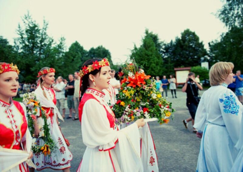 From Warsaw: Small-Group Tour to Bialowieza National Park - Discovering Historic Landmarks in Bialowieza