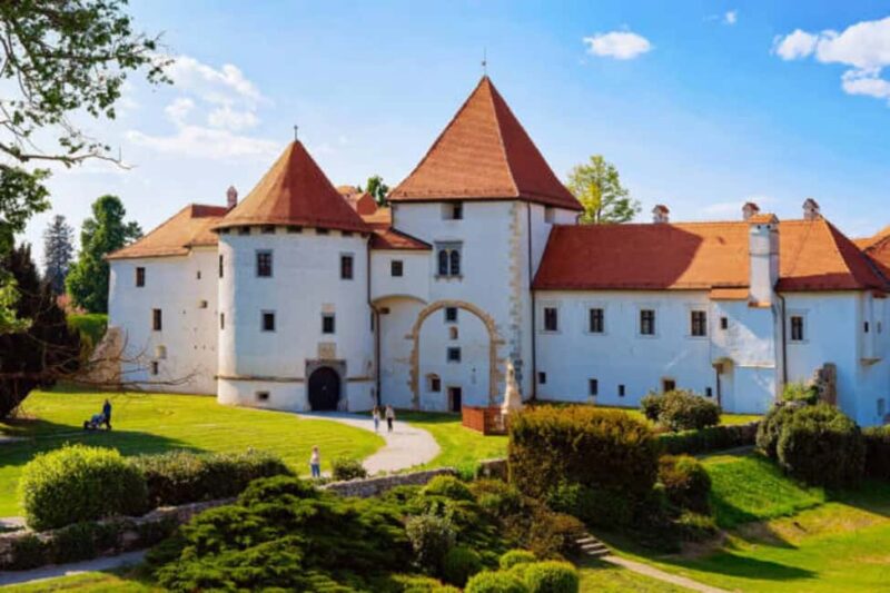 From Zagreb to Varadin: Market, Food & Winery Tasting Tour - Tasting Fruit Brandies (Rakija) and Non-Alcoholic Alternatives