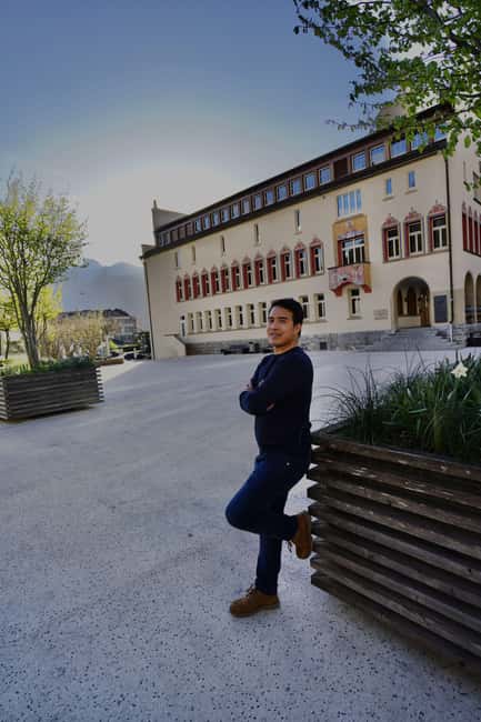 From Zurich: 4-Country Private Day Tour with Photoshoot - The Fairytale Capital of Vaduz, Liechtenstein