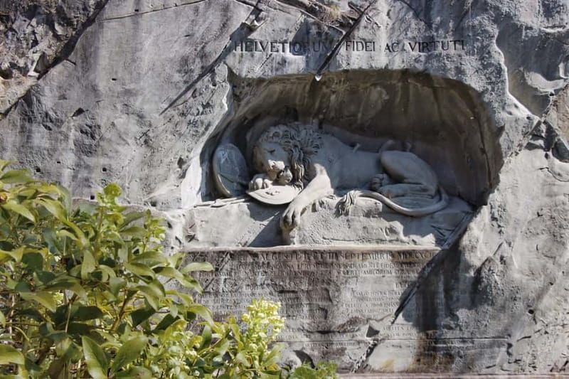 From Zurich: Day Trip to Lucerne with Optional Yacht Cruise - Visiting the Culture and Convention Center and Other Landmarks