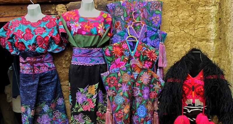 FromSan Cristobal:Zinacantán andSanJuanChamula ENGLISH GUIDE - Cultural Insights from the Bilingual Guide