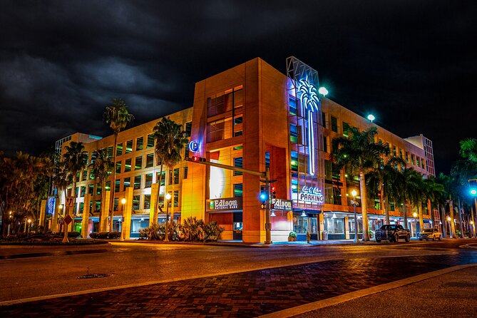 Ft. Myers Ghosts Tour by US Ghost Adventures - The Veranda’s Historic Charm and Haunted Legacy