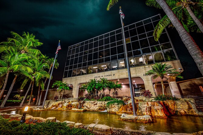 Ft. Myers Ghosts Tour by US Ghost Adventures - Hauntings at the Old Lee County Courthouse
