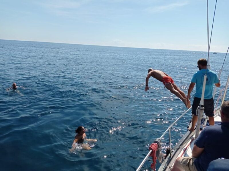 Fuengirola: Dolphin-Watching Sailing Tour with Drinks - Exciting Dolphin Sightings and Relaxing Sailing from Fuengirola