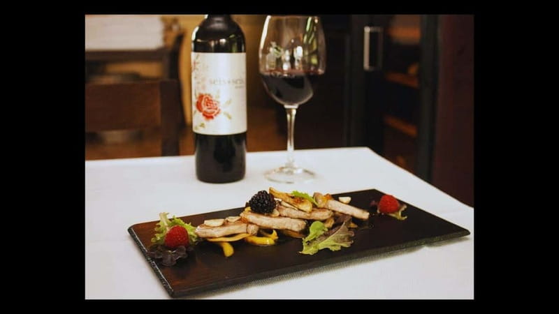 Fuengirola: Flamenco Show & Dinner at Tipi Tapa, near Mijas - Accessibility and Practical Tips for Attending