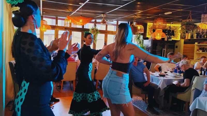 Fuengirola: Flamenco Show & Dinner at Tipi Tapa, near Mijas - The Best Audience for This Flamenco Tour