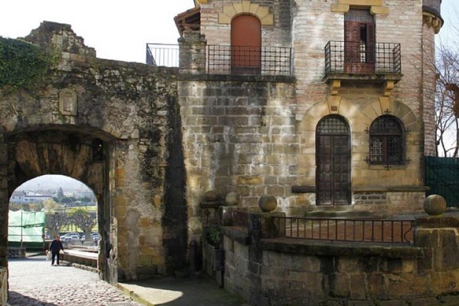 Fuenterrabia, San Juan and San Pedro with pintxos in the Gran Sol - Climbing to the Guadalupe Sanctuary for Panoramic Views