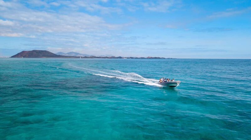 Fuerteventura: 1-hour private mini-cruise to Lobos Island - Key Points