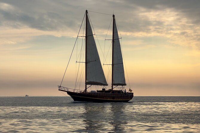 Fuerteventura: Aphrodite Exclusive Gulet with Food and Drinks - Refreshing Dips in the Atlantic Waters