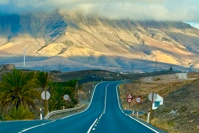 Fuerteventura: The Panoramic Experience. ALL historic highlights. - Vallebron: The Protected Landscape and Its Dramatic Relief
