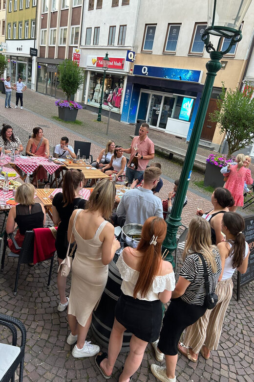 Fulda: Guided wine tasting with wines and wine accompaniments - Explore the Charm of Fulda’s Vinothek Rebkultur with a Guided Wine Tasting