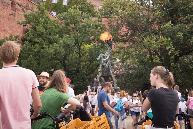 Full Bike Tour - the Old Town, Jewish Qtr & the Ghetto NEW BIKES - Discovering the Jewish District and Ghetto