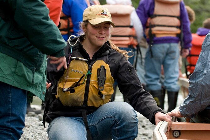 Full-Day Alaska Wildlife Voyageur Canoe Safari from Skagway - The Lakeside Picnic Lunch with Mountain Views