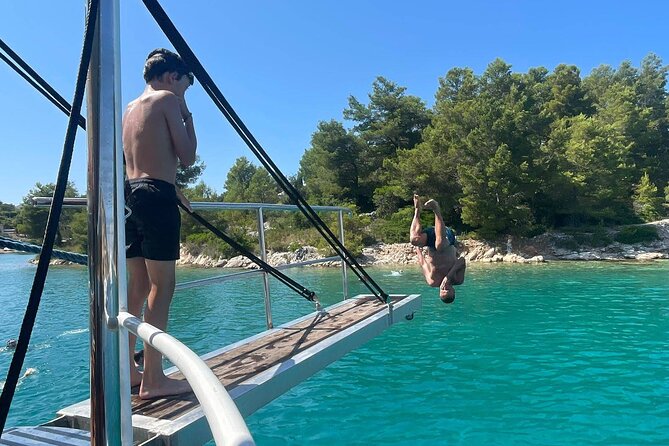 Full Day Boat Tour, Blue Lagoon and olta with lunch&drinks - Exploring Neujam Bay and the Kontesa Shipwreck