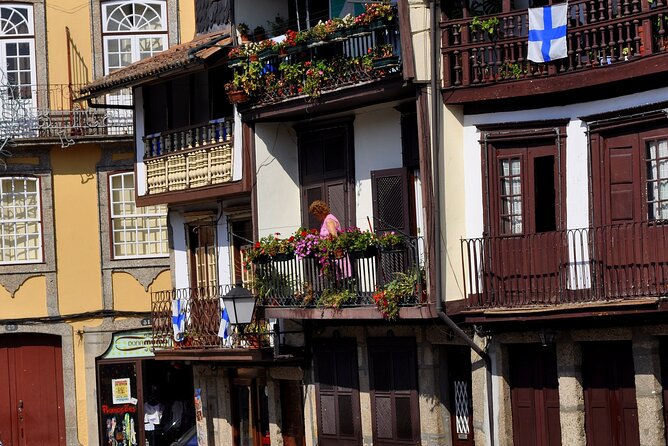 Full-Day Braga & Guimarães Guided Semi-Private Tour with Lunch from Porto - Visiting the Historic Igreja de São Miguel do Castelo