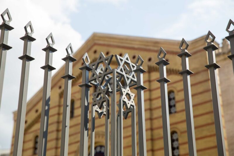 Full Day Budapest City Tour with Lunch, Wine & Dessert - Visiting St. Stephen’s Basilica and Liberty Square