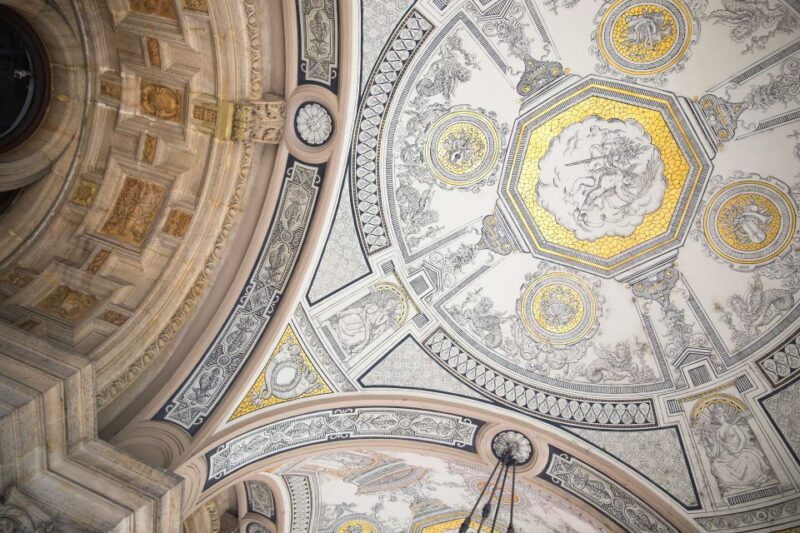 Full Day Budapest City Tour with Lunch, Wine & Dessert - Lunch, Wine, and Dessert at Authentic Local Venues