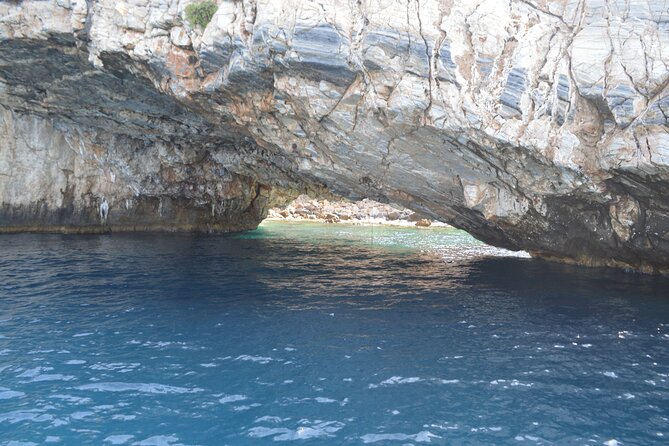 Full Day Catamaran Cruise in Paros - Visiting Faneromeni Bay and Its Unique Rock Formations