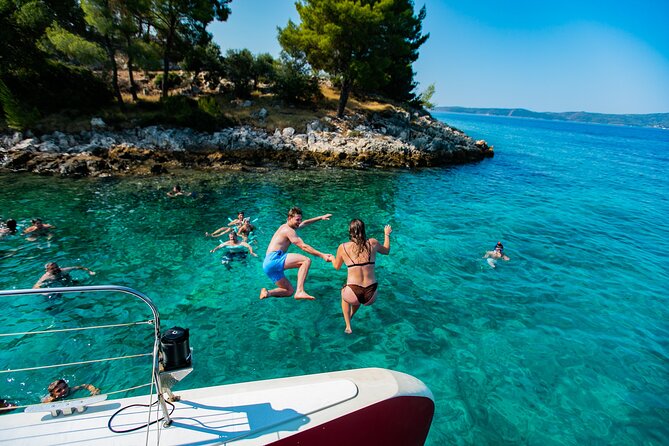 Full-Day Catamaran Cruise to Hvar & Pakleni Islands with Food and free Drinks - Who Will Love This Tour