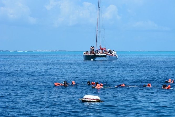 Full-Day Catamaran Tour to Isla Mujeres from Cancun with Lunch - Beach Club Access and Lunch Buffet