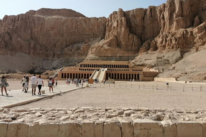 Full-day East and West Bank tour with lunch from Luxor - Marvel at the Colossi of Memnon and Enjoy a Local Lunch