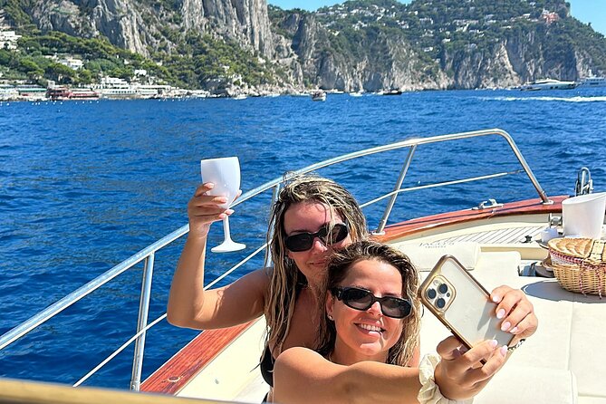 Full-day Exclusive Private boat tour on the Amalfi coast - Staff: Professionalism and Friendliness