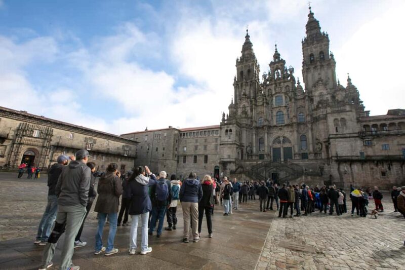 Full-Day Excursion from A Coruña to Santiago - Cruisers Only - Expert Guides and Their Personalities