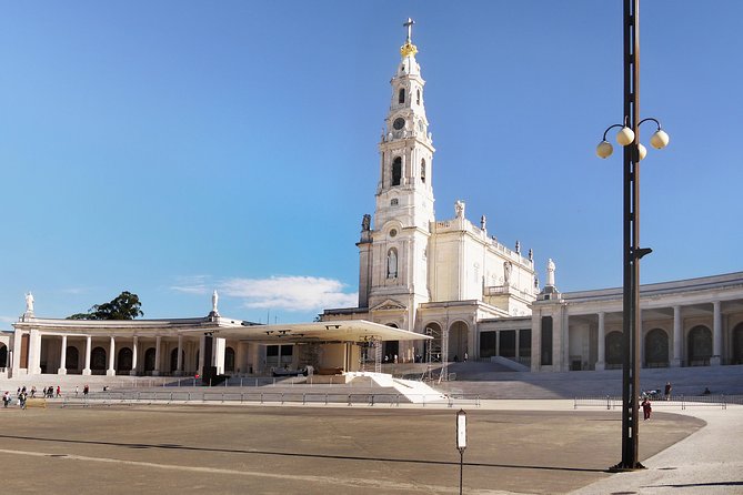 Full-day Fátima, Nazaré, and Óbidos Small-Group Tour from Lisbon - Tasting Local Flavors and Cultural Experiences