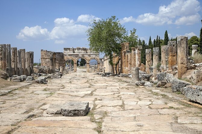 Full-Day Guided Tour in Pamukkale and Salda Lake - Cleopatra Pools: The Thermal Bath Experience