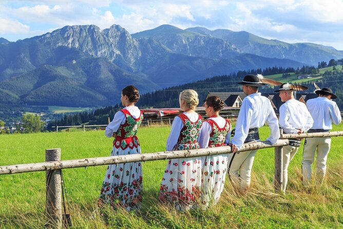 Full-Day Guided Tour to Zakopane and Polish Mountains with Pickup - Visiting the Village of Chocholow and Its Cultural Significance
