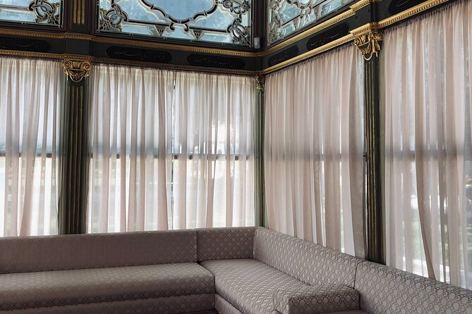 Full-Day Istanbul Old City Walking Tour - Topkapi Palace: A Royal Residence and Museum