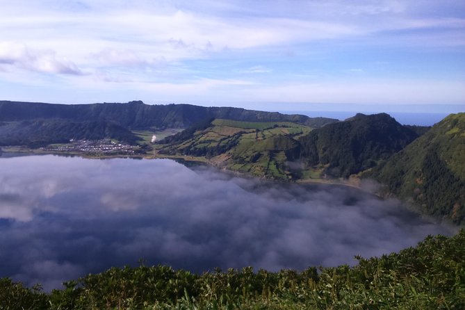 Full-Day Jeep Tour: Sete Cidades and Ferraria - Tasting Traditional Azorean Cuisine at a Local Restaurant