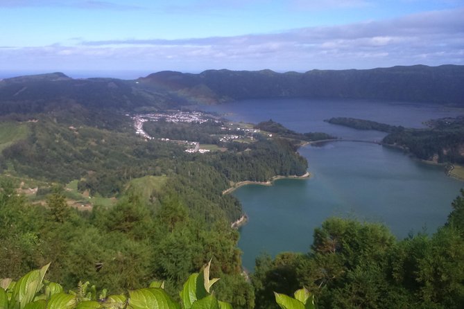 Full-Day Jeep Tour: Sete Cidades and Lagoa do Fogo - The Lunch Break at a Local Restaurant
