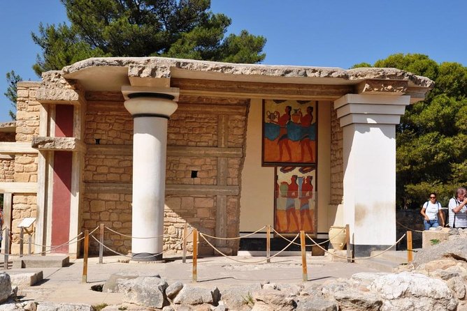 Full-Day Knossos And Heraklion Tour From Chania - Key Costs: Tickets and Extras
