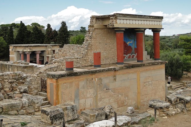 Full-Day Knossos And Heraklion Tour From Chania - Pacing and Duration: What to Expect