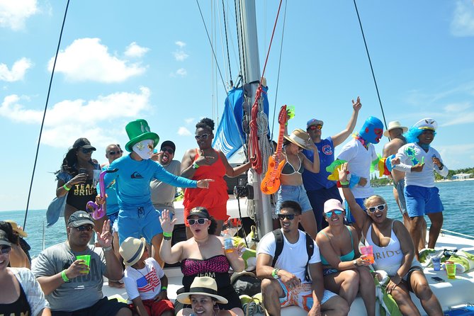 Full-Day Luxurious Catamaran Adventure - Cancún to Isla Mujeres - Exploring Isla Mujeres Downtown and Beach Club Access