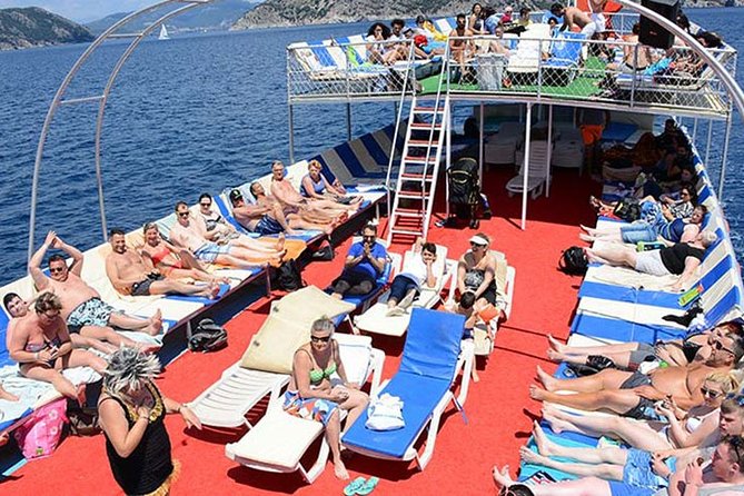 Full Day Marmaris Boat Trip with Lunch and Drinks - Friendly Staff and Comfortable Atmosphere on the Boat