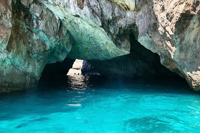 Full day on a private boat to discover Capri - Visiting the Green and White Grottos