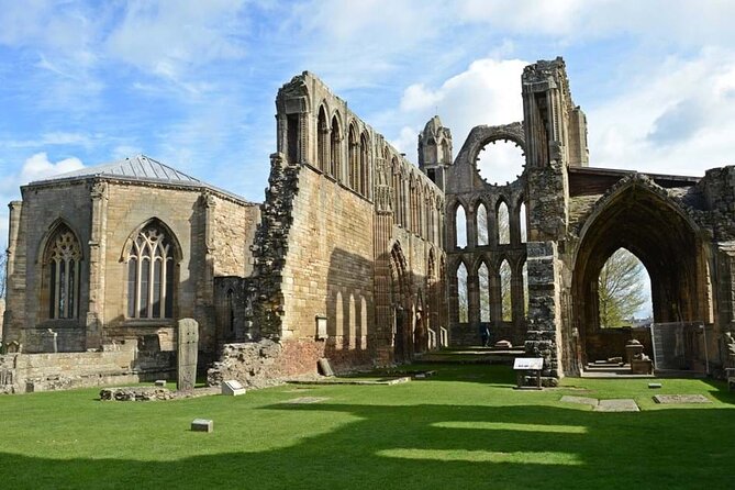 Full-Day Outlander Experience in the Scottish Highlands from Inverness - Visiting the Town House of Lord Lovat