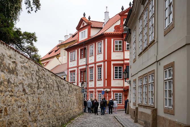 Full-Day Prague Tour with Prague Castle, Lunch and Vltava Cruise - Charles Bridge and the Lesser Town
