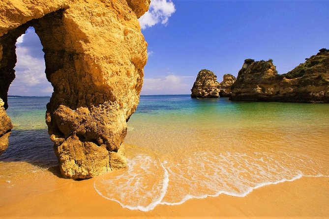 Full Day Private Cruise - Lunch at a Beachfront Restaurant