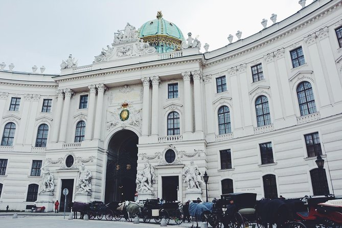 Full day PRIVATE GUIDED VIENNA tour from Budapest with lunch and drinks - An Organized Day Trip from Budapest to Vienna with Private Transfers and Included Lunch