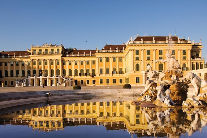 Full day PRIVATE GUIDED VIENNA tour from Budapest with lunch and drinks - The Guide’s Role and Tour Pacing
