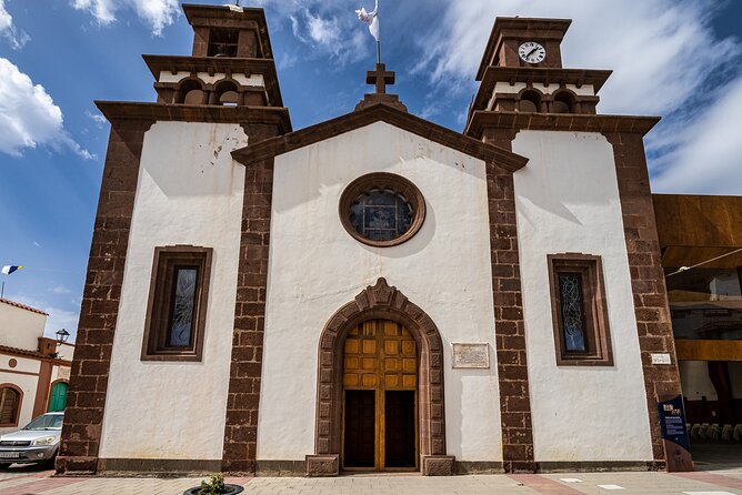 Full Day Private Shore Tour in Las Palmas from Gran Canaria Port - Exploring Plaza de Santo Domingo and Local Art