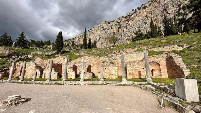 Full Day Private Tour Delphi Navel Of Earth Hosios Loukas - Strolling Through Arachova and Enjoying Local Cuisine