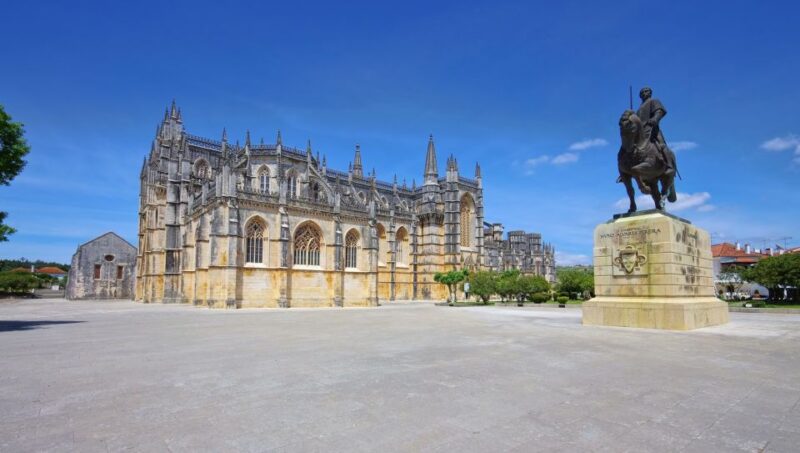 Full Day Private Tour: Fátima, Batalha & Óbidos from Lisbon - Exploring Medieval Óbidos: A Walled Village