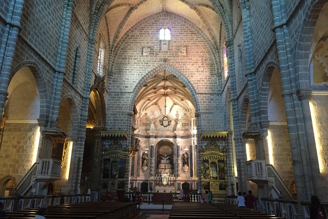 Full Day Private Tour in Évora and Arraiolos - Exploring the Roman Temple and Gothic Church in Évora