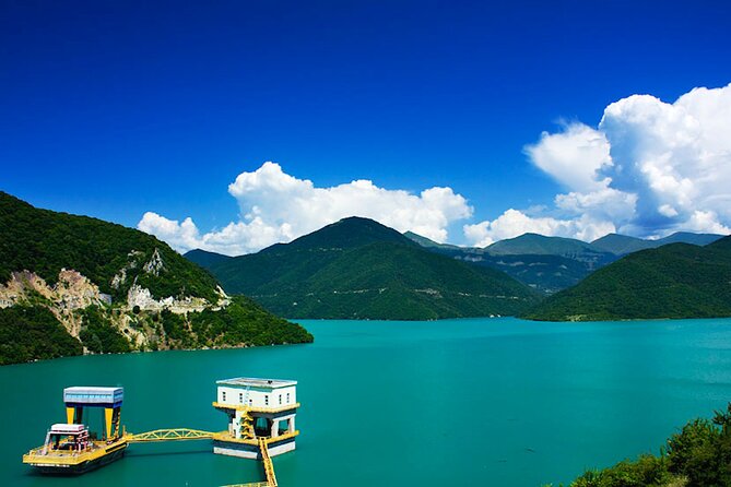 Full day Private Tour in Kazbegi, Gudauri & Ananuri from Tbilisi - Reaching Kazbegi: The Iconic Gergeti Trinity Church
