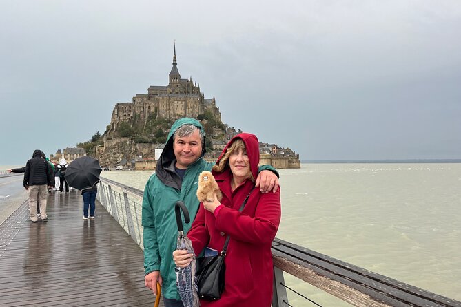 Full-day Private Tour in Mont Saint Michel with Calvados Tasting - Navigating the Narrow Streets and Historic Spots