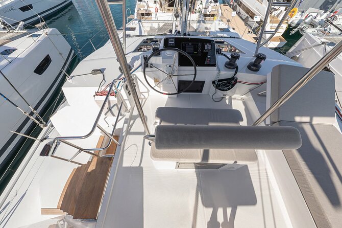 Full-Day Private Tour in Santorini by Luxury Catamaran - Passing Akrotiri’s Lighthouse and Black Mountain